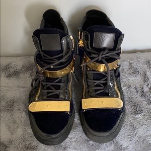 (Men) Authentic Giuseppe Kris blue velvet sneaker